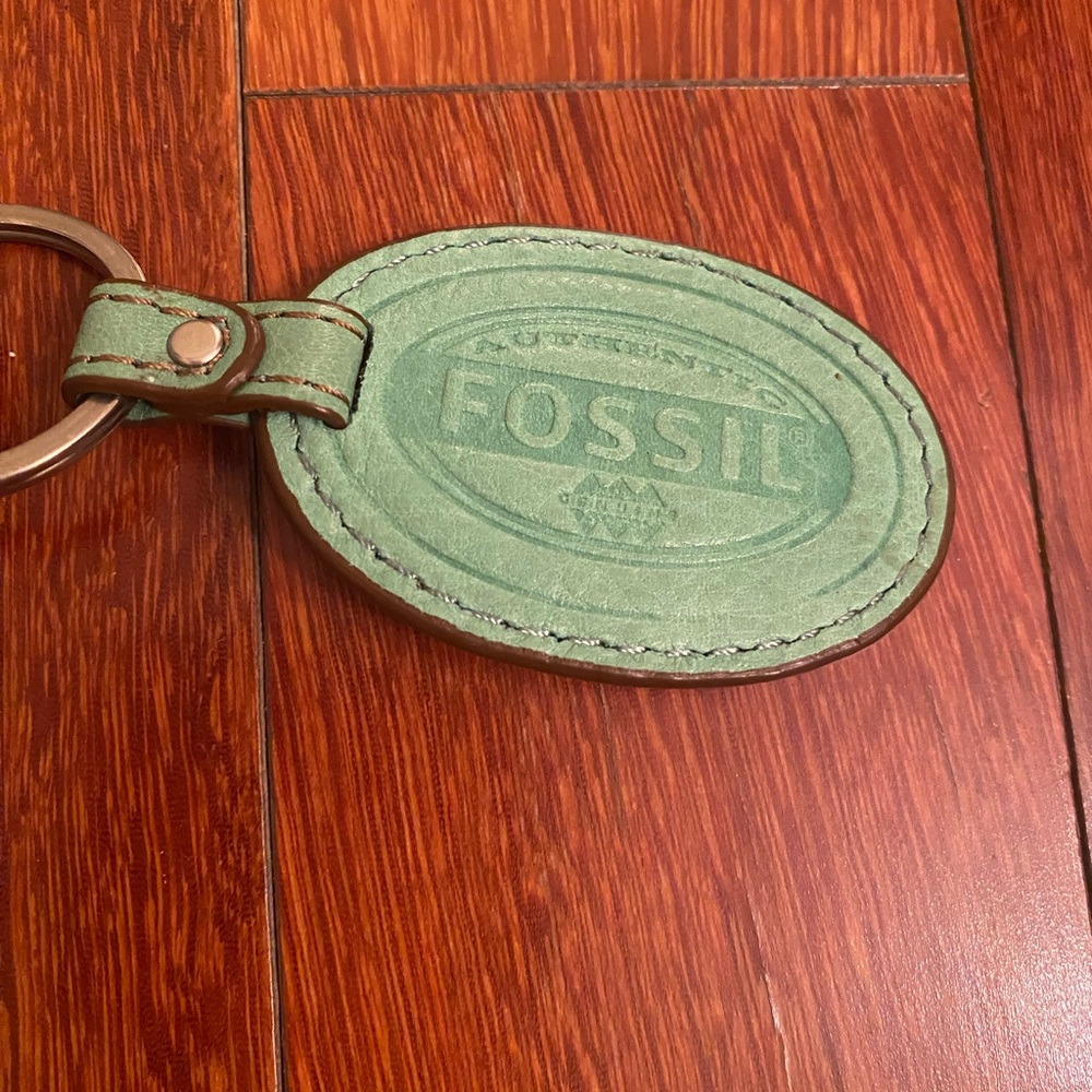 FOSSIL Silver Metal Teal Blue Embossed Leather Key Chain - Picture 3 of 4